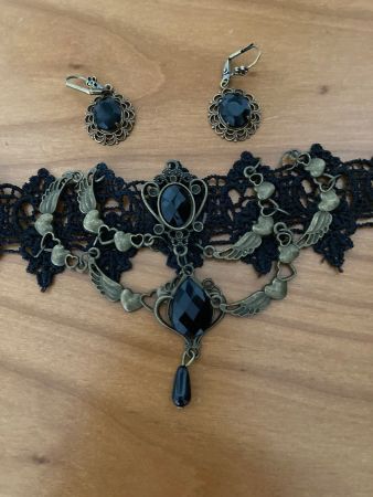 Schwarzes Halsband mit Ohrringen, Gothic Schmuck Set