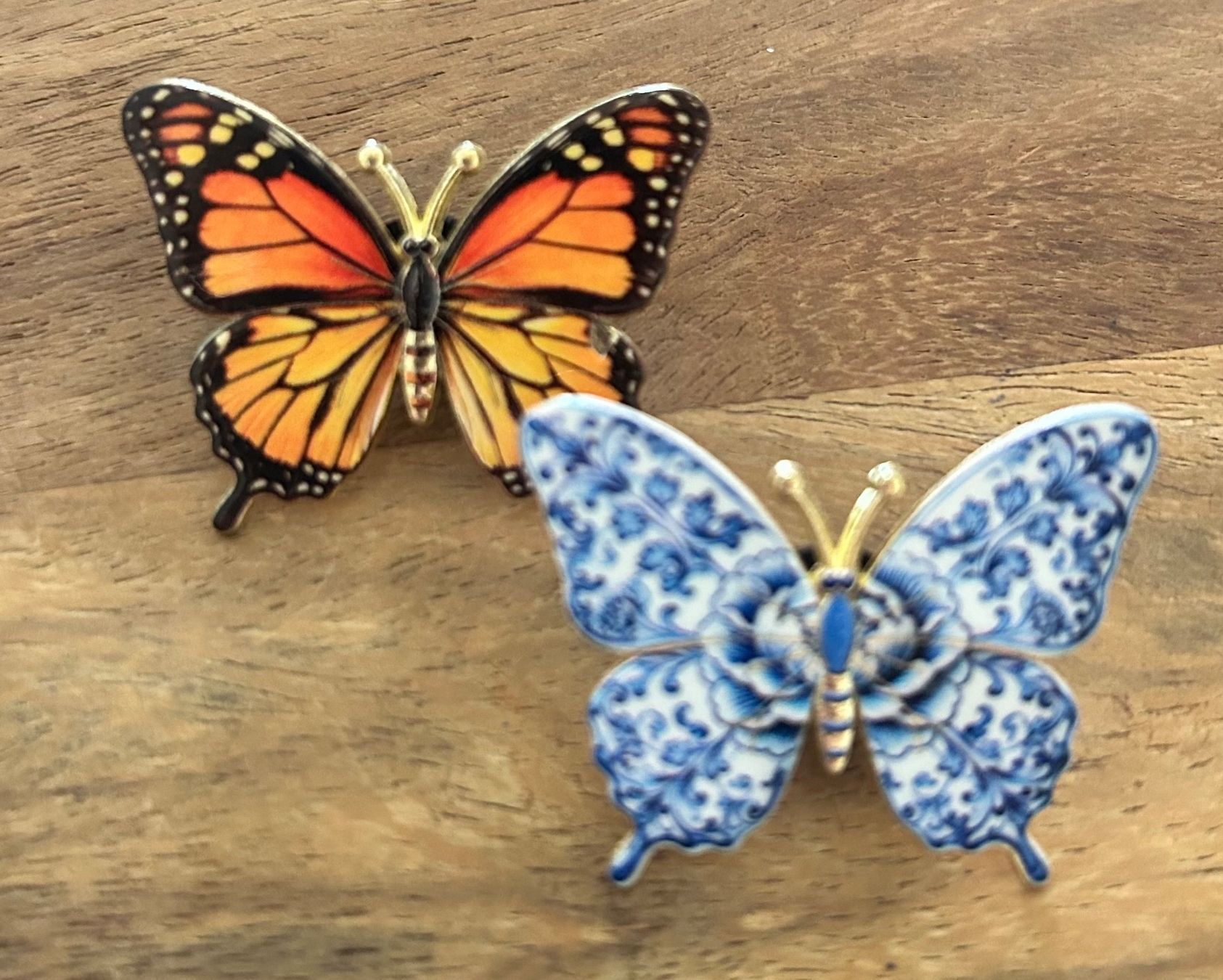 Plaketten & Abzeichen: Set 2x Pin Schmetterling – Neu und originalverpackt aus Geneve von vane267