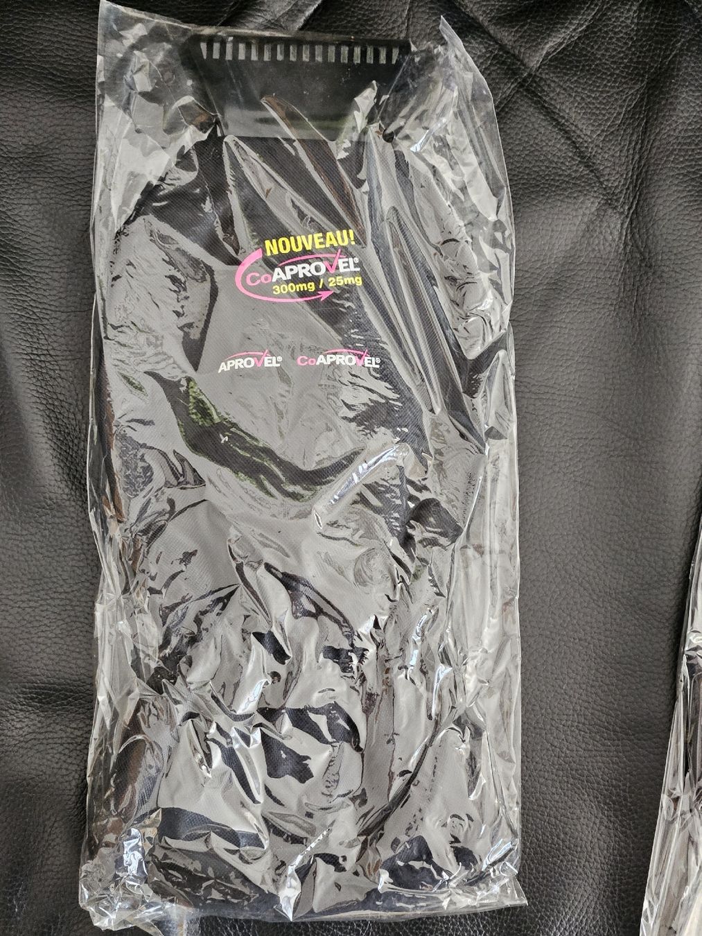 Guanti & manicotti: 1x Eiskratzer mit  Handschuh / Originalverpackt / OVP – Nuovo e nell'imballaggio originale da Oberdorf BL venduto da BaldenEagle