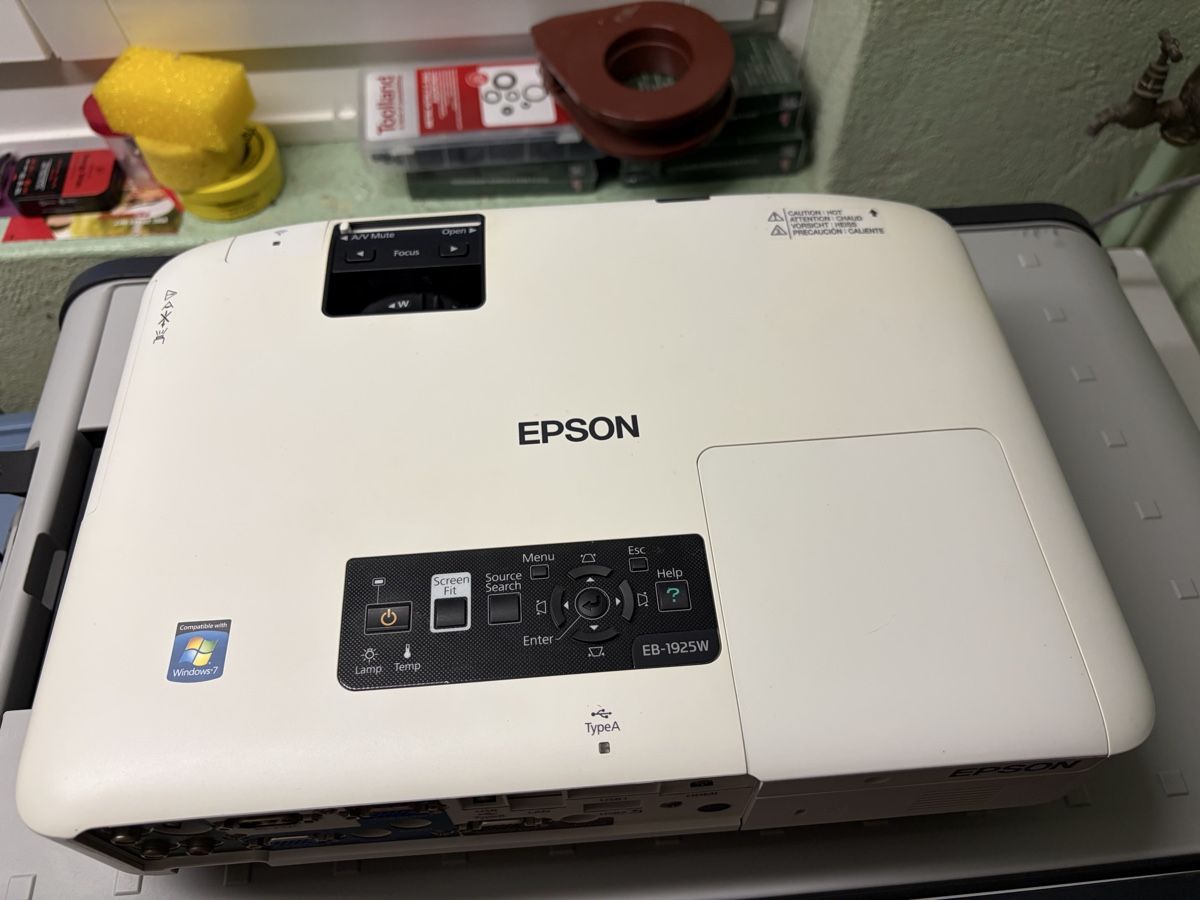 Epson Proiettori: Epson Beamer H314B – Usato da Meggen venduto da Seafood 2