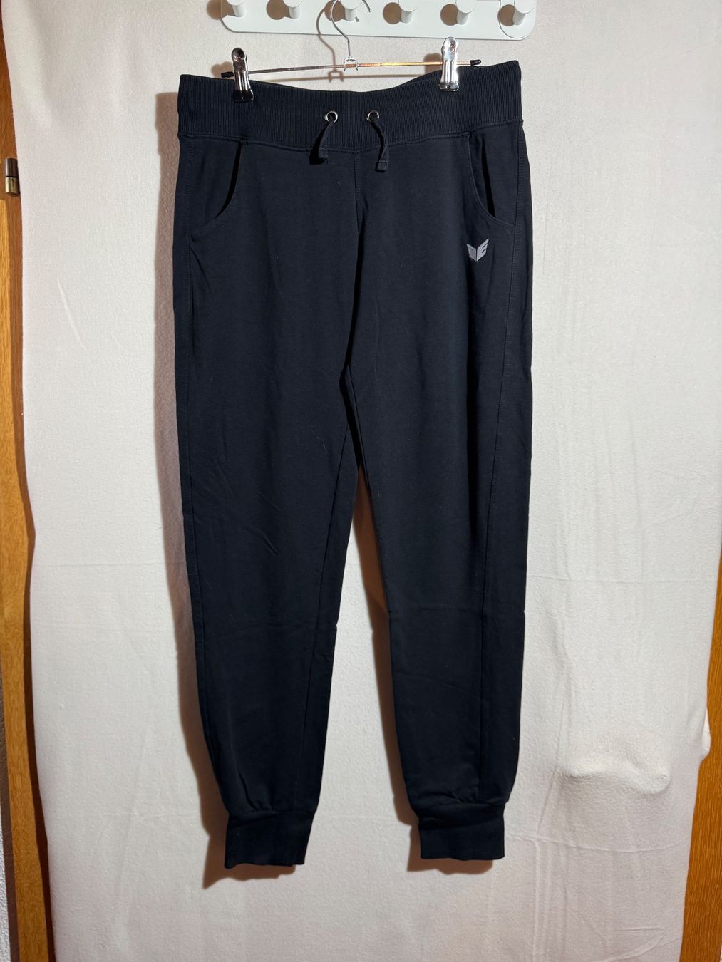 Erima Pantaloni: Trainerhose von Erima Gr. 36 – Usato da Grosswangen venduto da SALE_SALE_SALE