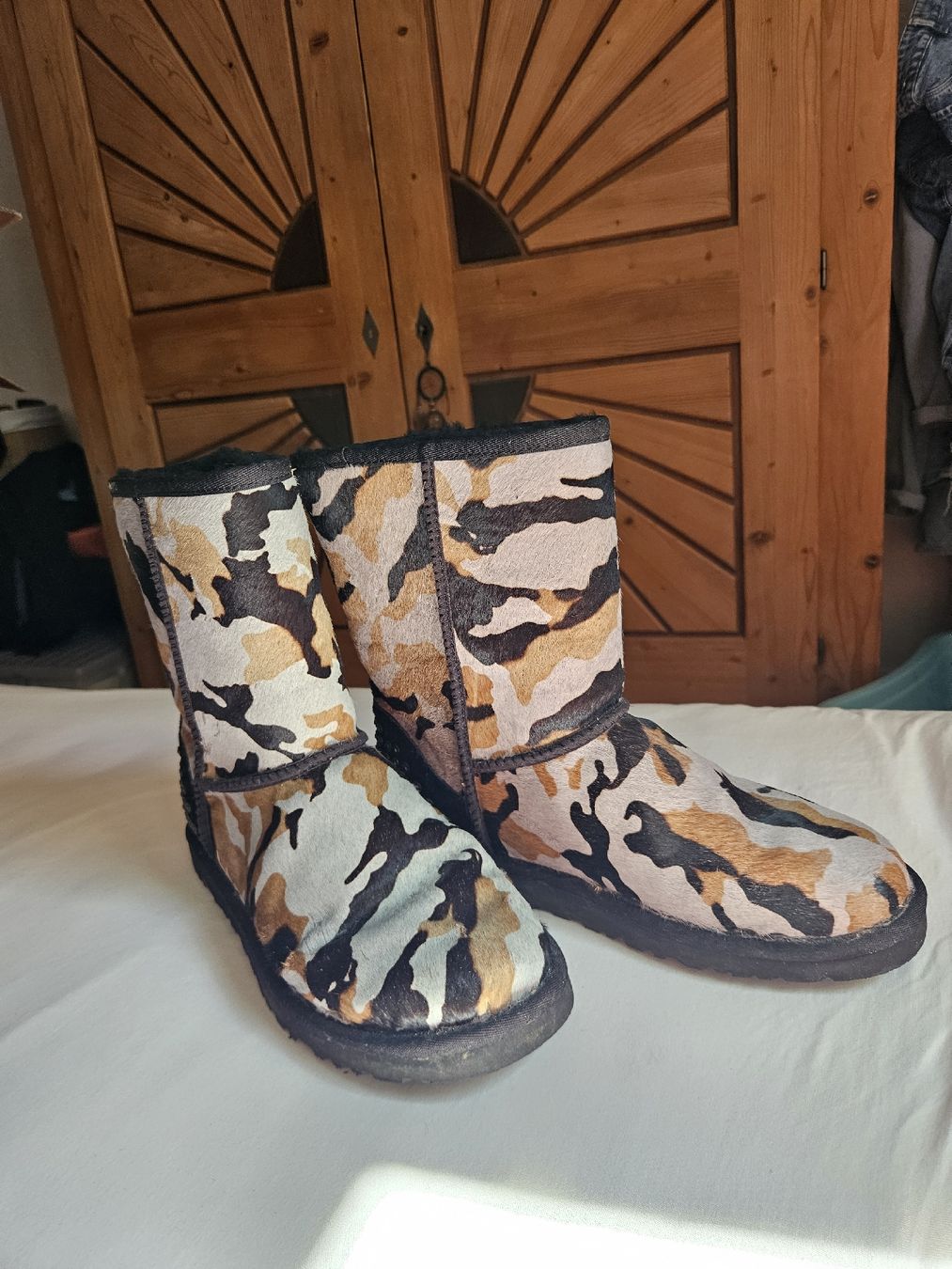 Ugg Scarpe da donna: UGG Boots, Grösse 39, Fellmuster, Winterstiefel – Usato da Ebertswil venduto da Bamabama88