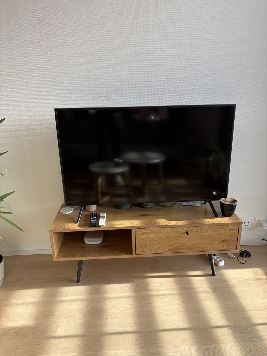 Mobili TV: TV-Möbel Eiche/Metall schwarz – Usato da Winterthur venduto da chb_x799