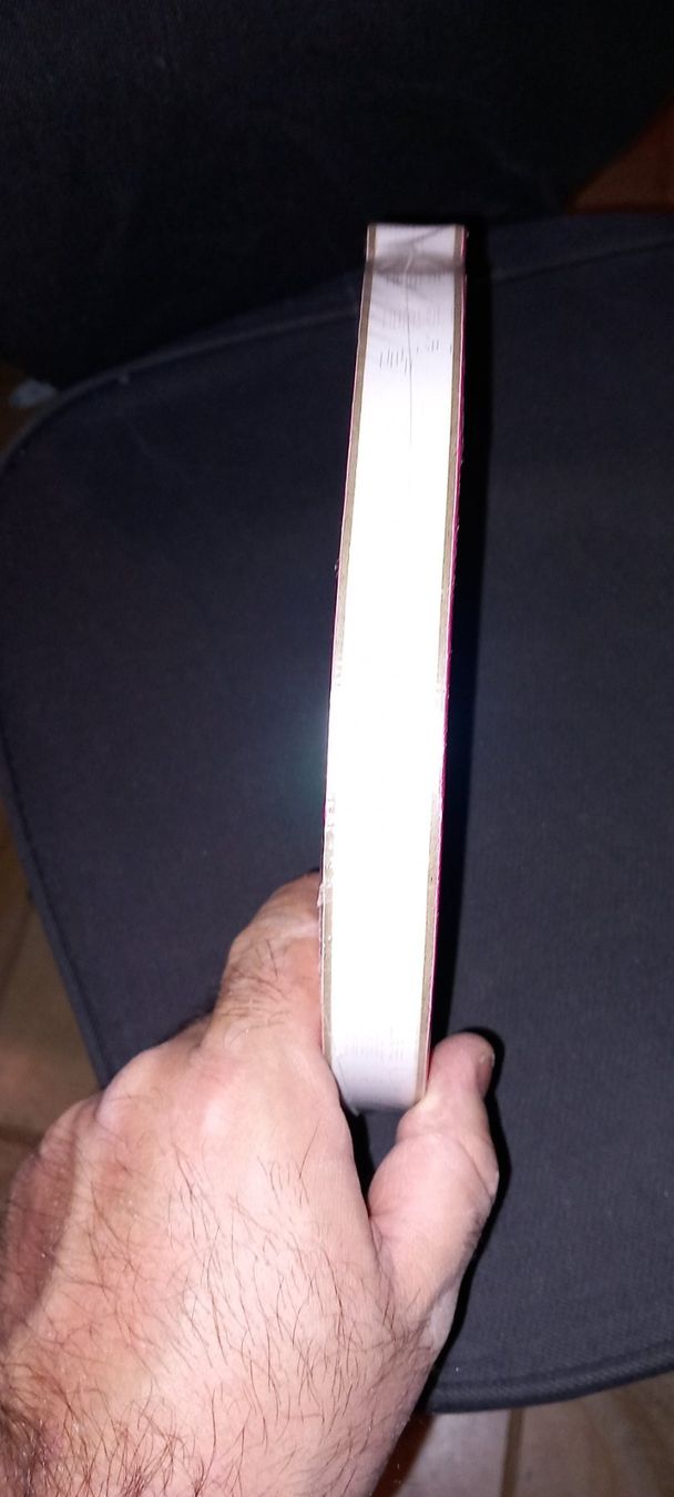 Libri: Livre games of trone – Nuovo (secondo la descrizione) da Le locle venduto da juliensaran 1