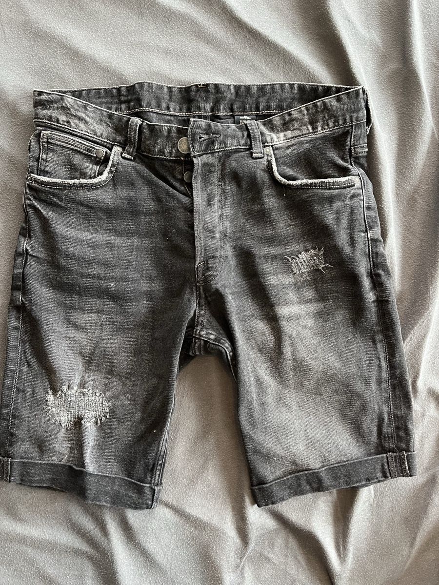 Hosen: Shorts Jeans schwarz Gr. 32 – Gebraucht aus Bonaduz von The_flash_1893
