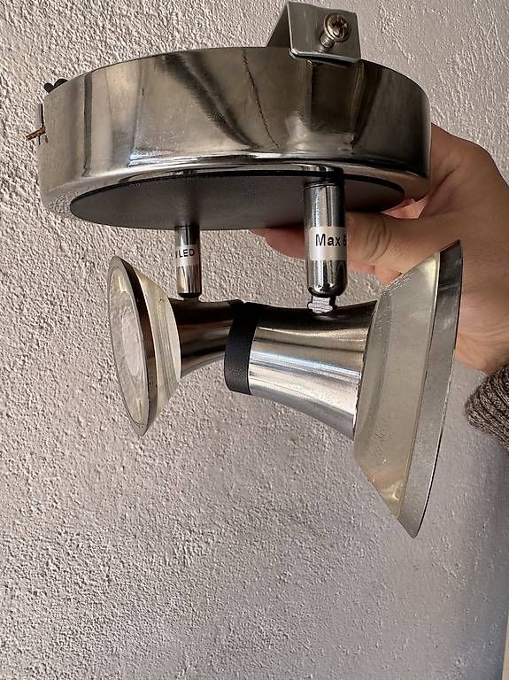 Lampadari & plafoniere: Spot LED double orientable  design moderne  très bon état – Usato da Bevaix venduto da mic_rdc7