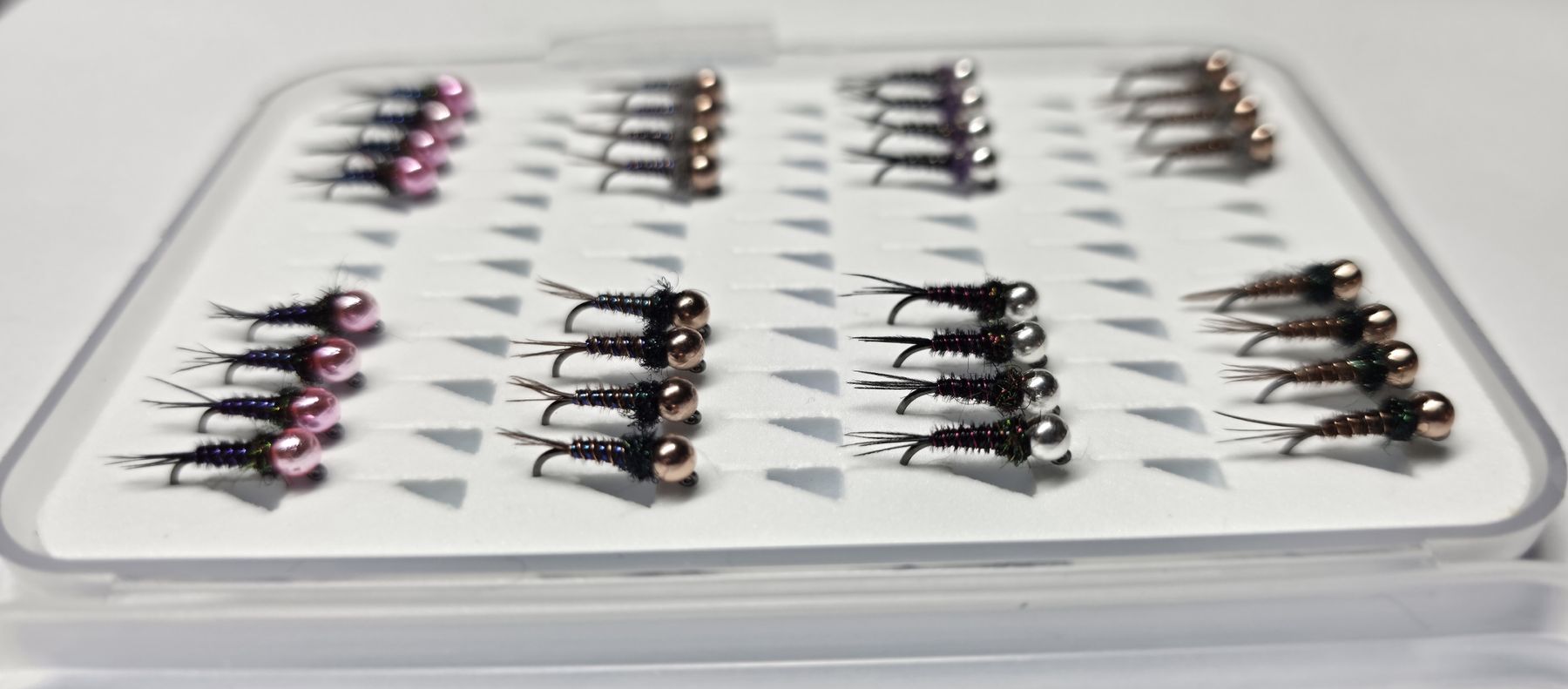 Esche: Box mit 32 Tungsten Nymphen – Nuovo (secondo la descrizione) da Degersheim venduto da HookedOnTheFly 2