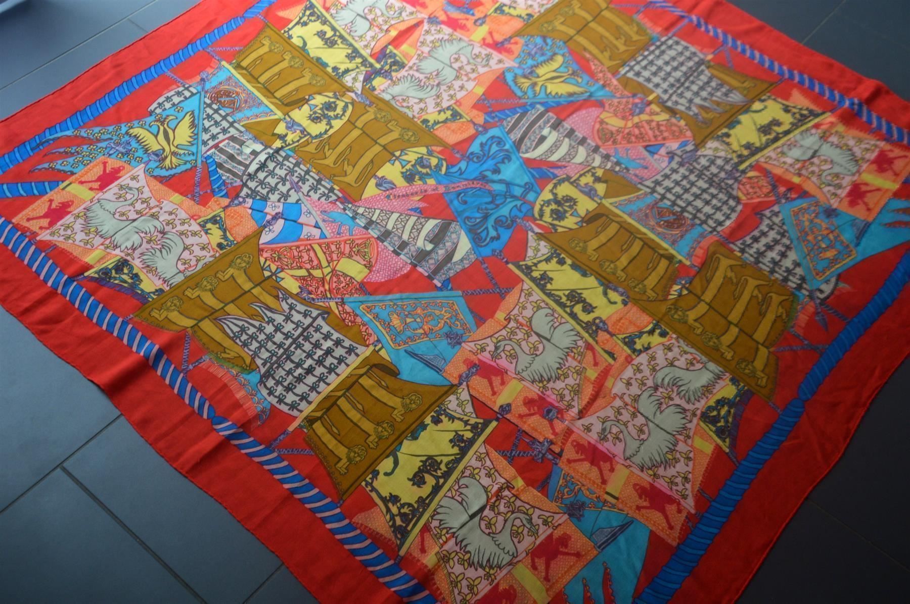 Hermès Foulard & Sciarpe: Schal / Châle Hermès 140 x 140 cm – Usato da Collonges venduto da Auganien 6