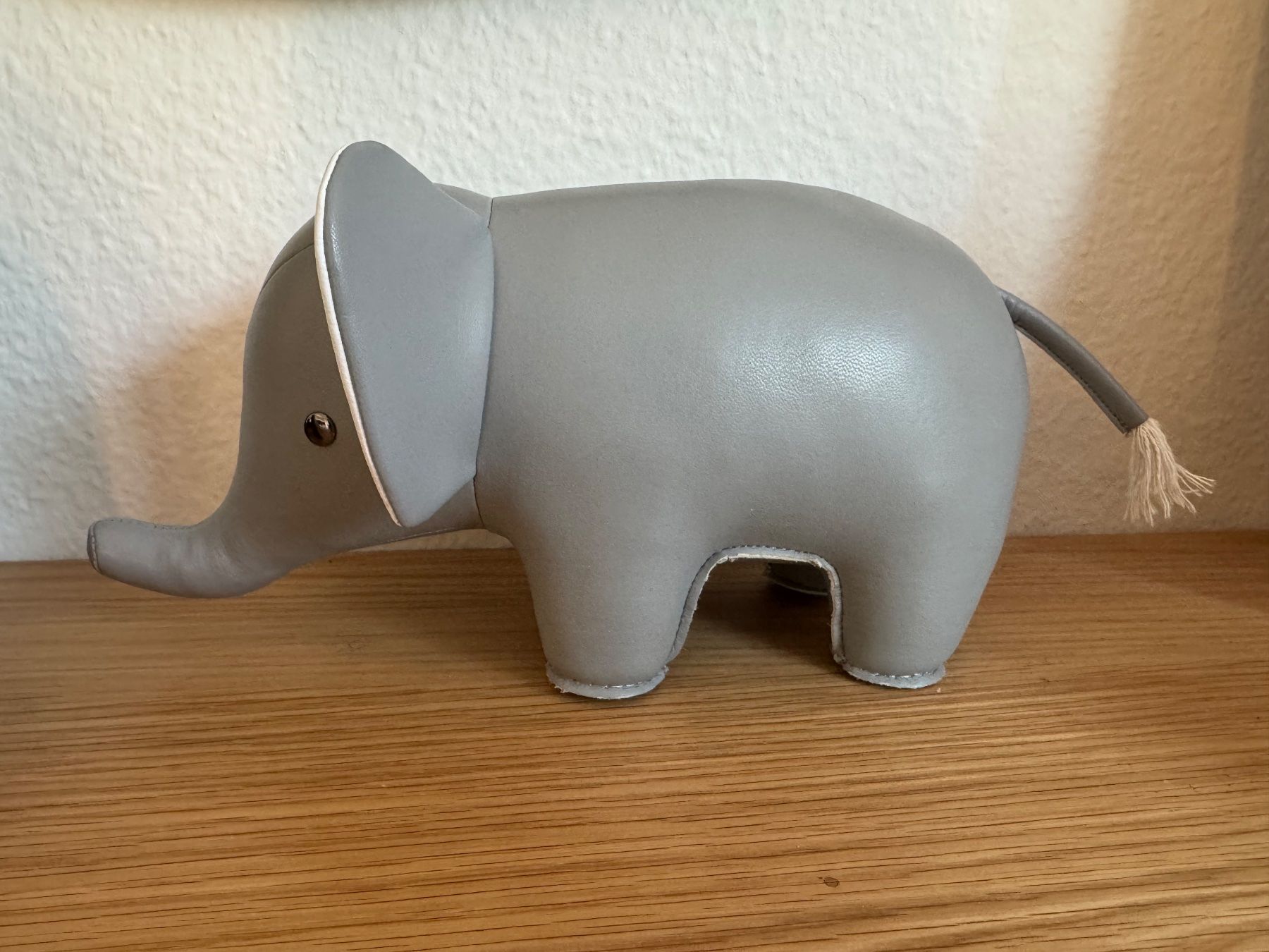 Sonstige Dekorationen & Accessoires: Buchstütze Classic Elefant Züny – Gebraucht aus Küsnacht ZH von jda_6kry 2