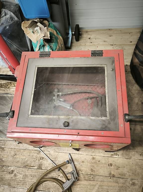 Toutes les machines: Sandstrahlkabine – D'occasion à TRACHSLAU par LacherM 1