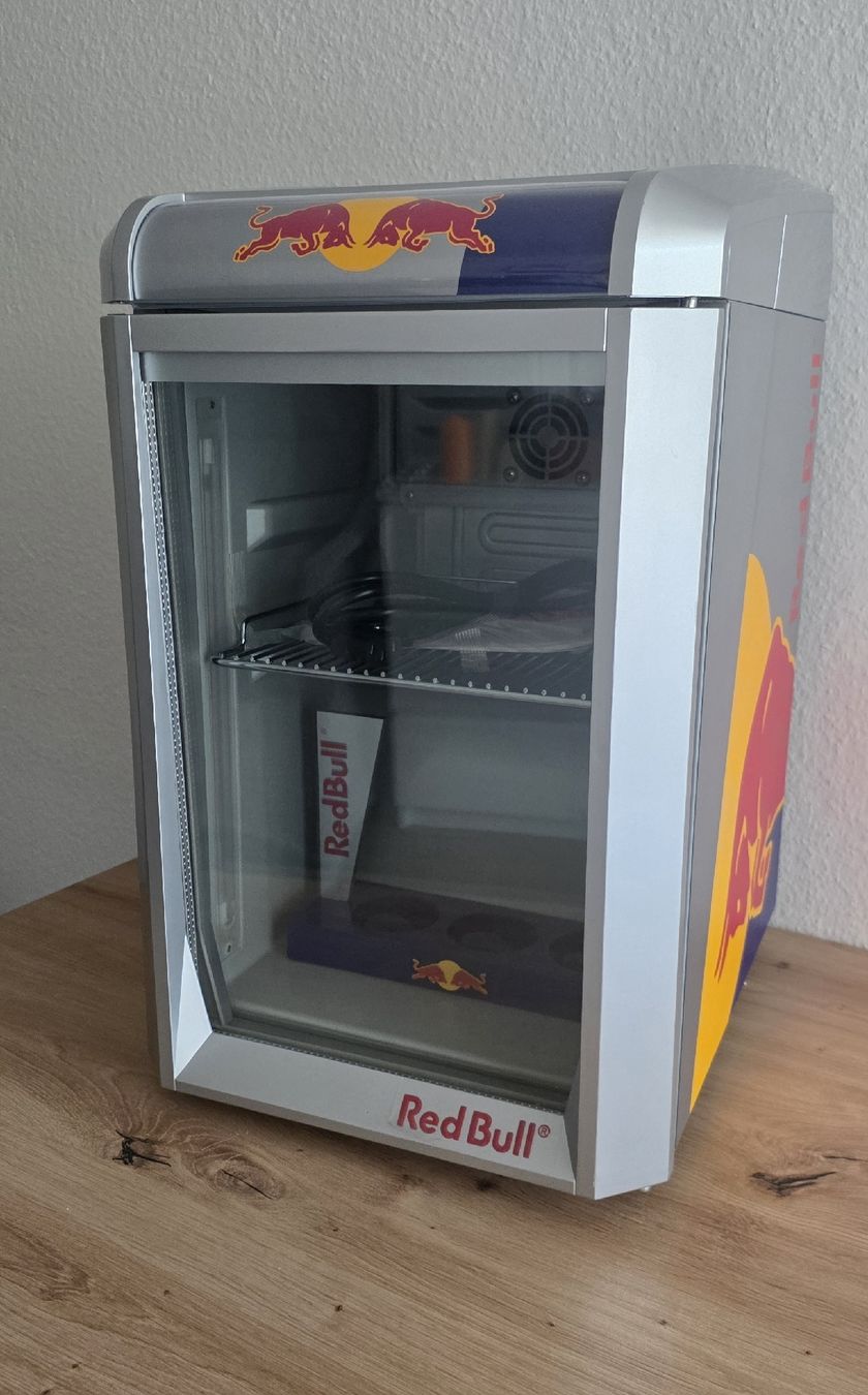 Kühlschrank: Red Bull Kühlschrank – Gebraucht aus Wil SG von GT504 1