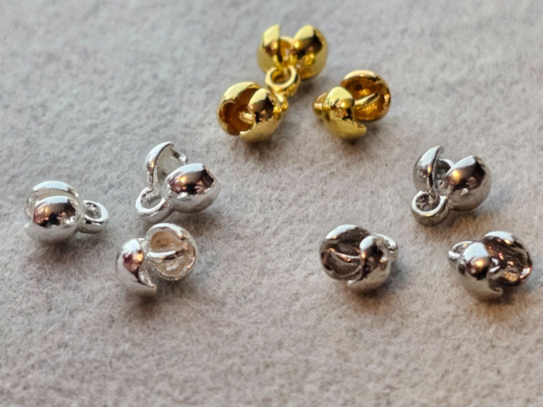 Kit bricolage: 30x Silber Endteile Klappkapsel Kappe Schmuck basteln – Nuovo (secondo la descrizione) da Riedt b. Erlen venduto da Gottestraene 8