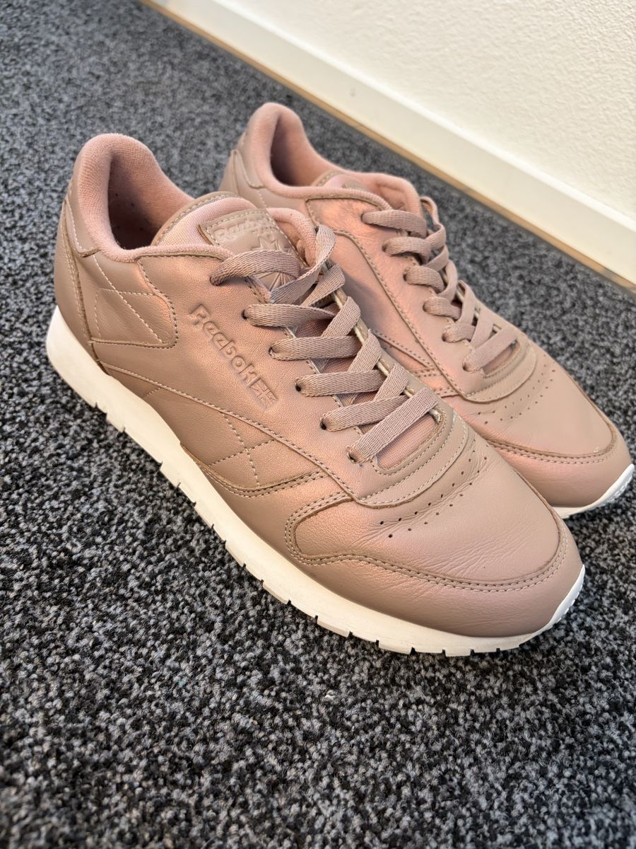 Reebok Scarpe da donna: Reebok Sneakers Gr. 40.5 – Usato da Schlierbach venduto da Sani-123 1
