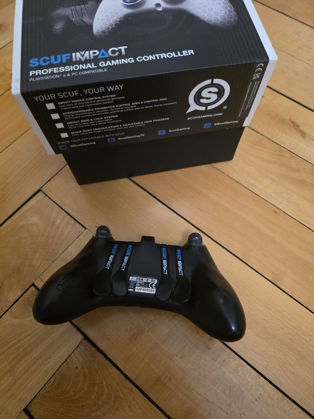 Manettes: Scuf ps4 – D'occasion à Le Bémont JU par Bryan_j31 1