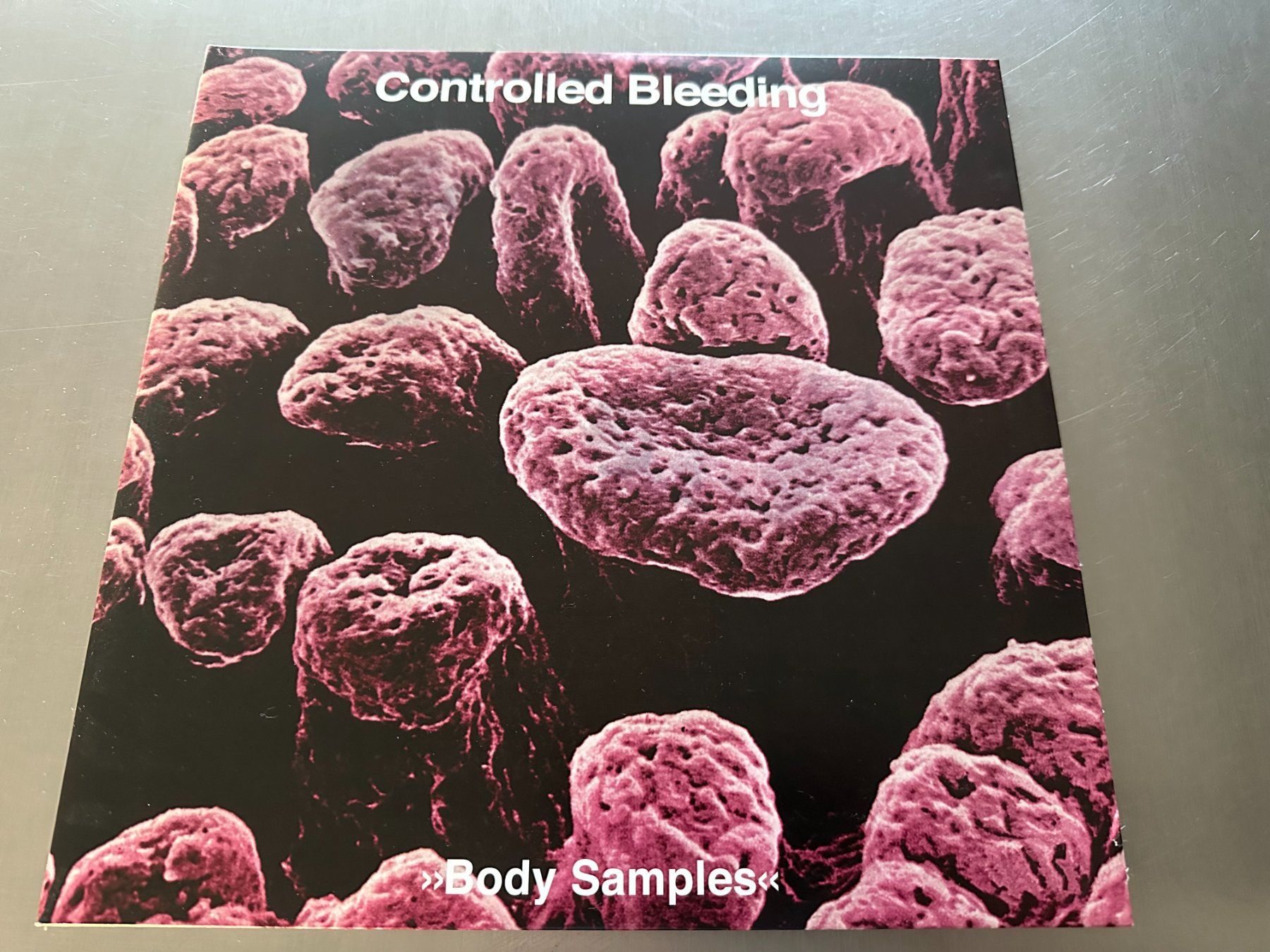 Dischi in vinile: CONTROLLED BLEEDIND 2LPS BODY SAMPLES - INDUSTRIAL – Nuovo (secondo la descrizione) da Sion venduto da jaipur1401