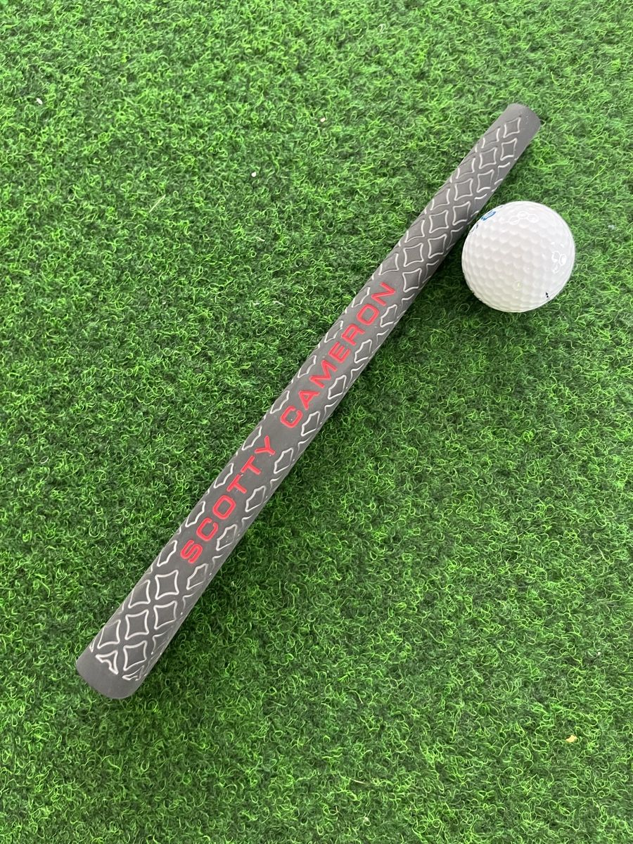 Scotty Cameron Mazze & Set: Scotty Cameron Putter Griff - NEU – Nuovo (secondo la descrizione) da Bolligen venduto da Vroni23