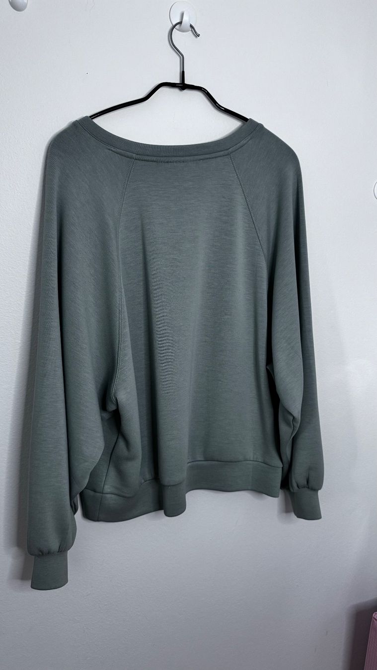 Maglioni & Felpe: Sweatshirt mit V-Ausschnitt – Nuovo (secondo la descrizione) da Mörschwil venduto da Mirka019 3