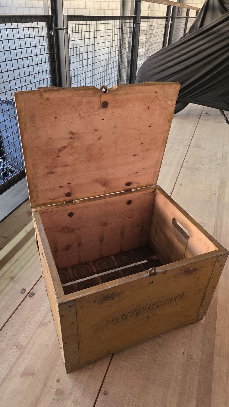 Casse di vino e birra: Vintage Holzkiste "Feldschlösschen" Bierkiste – Usato da RUSWIL venduto da Vintage-Workshop 1