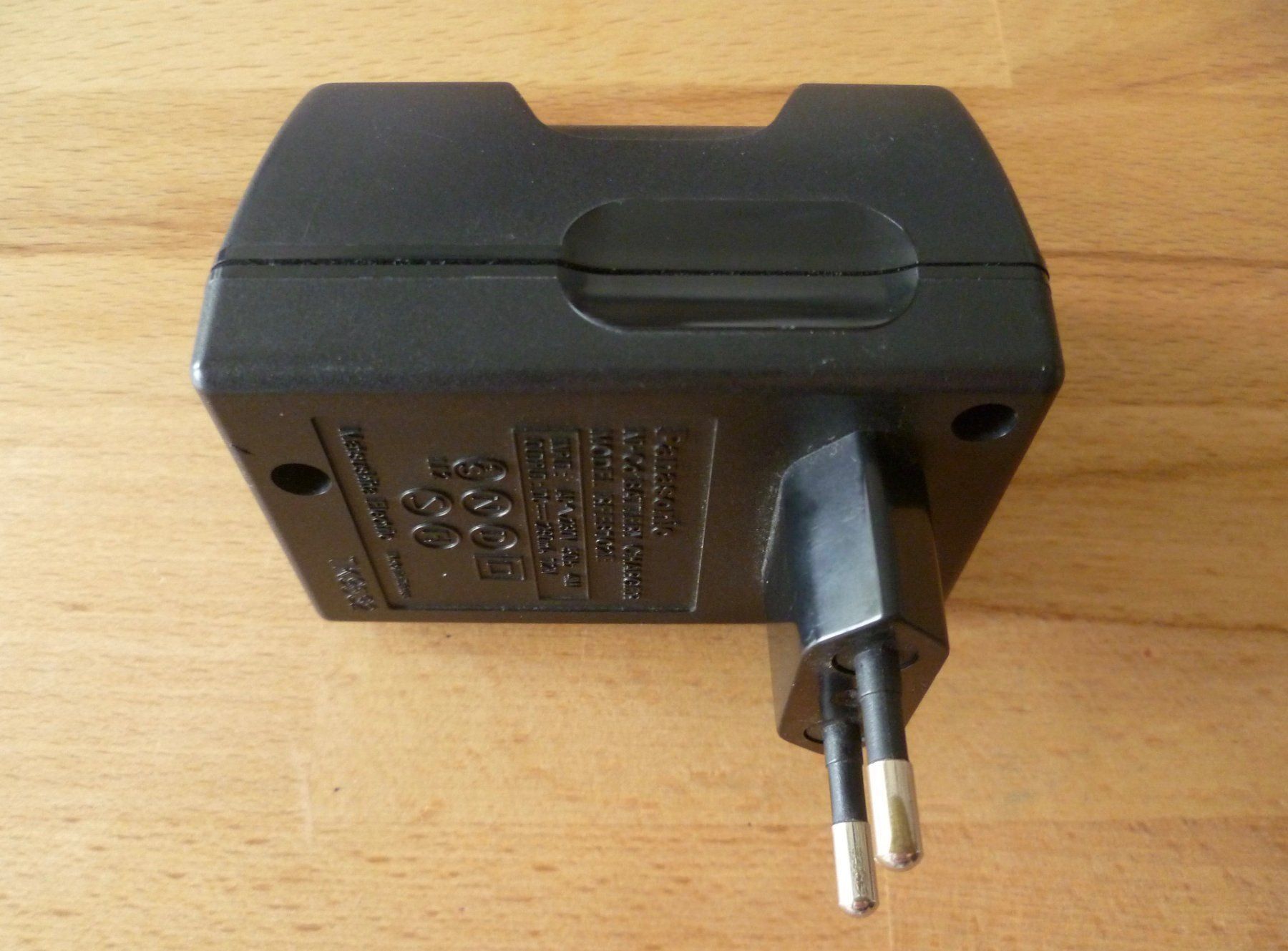 Panasonic Ladegeräte: Ni-Cd Battery Charger Panasonic RFEB102E – Gebraucht aus Thalwil von ansae17 1