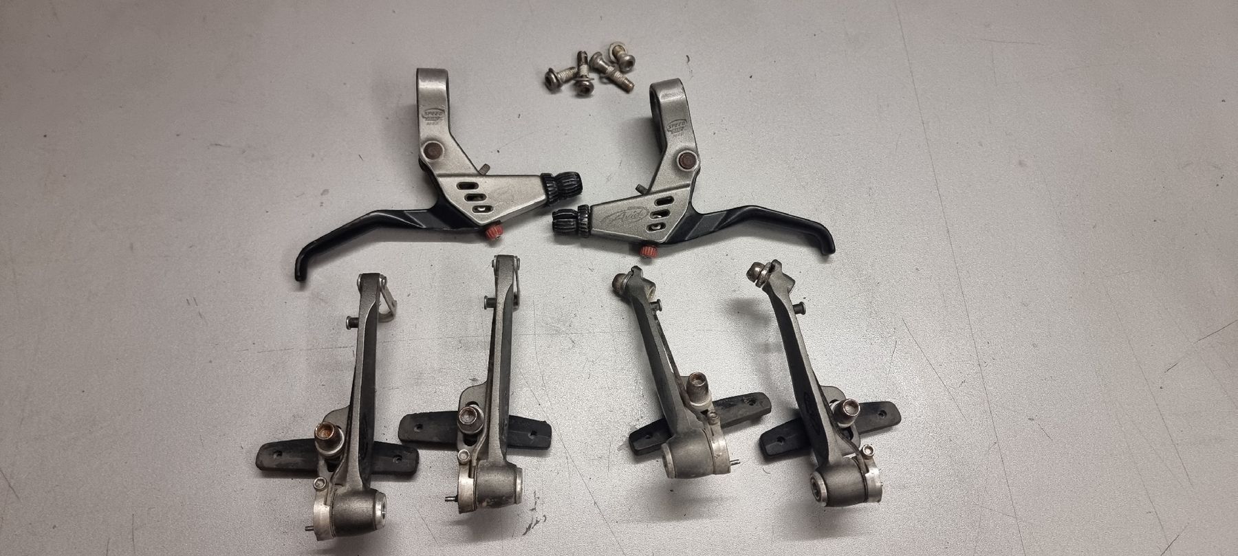 Avid Pezzi di ricambio: Avid V-Brake mit Bremshebel  – Usato da Seon venduto da Stibinio