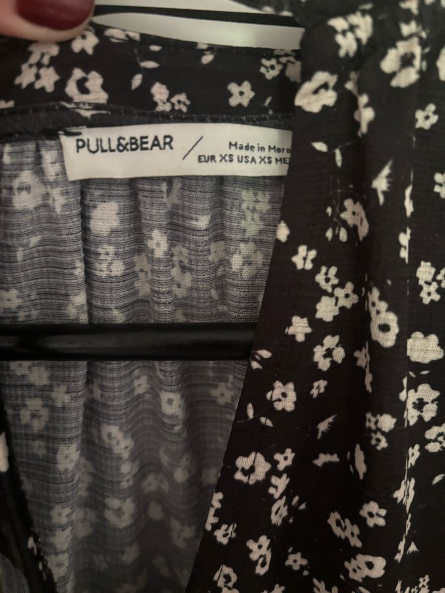 Bershka Vestiti: Damen Sommerkleid Blumenmuster schwarz – Usato da Männedorf venduto da giu_wm6d 3