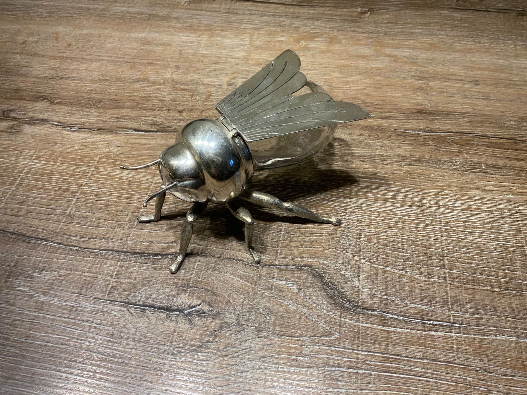 Statuette: Honigtopf in Bienenform, versilbert, Wappin&Webb – Usato da Willisau venduto da Minali 5