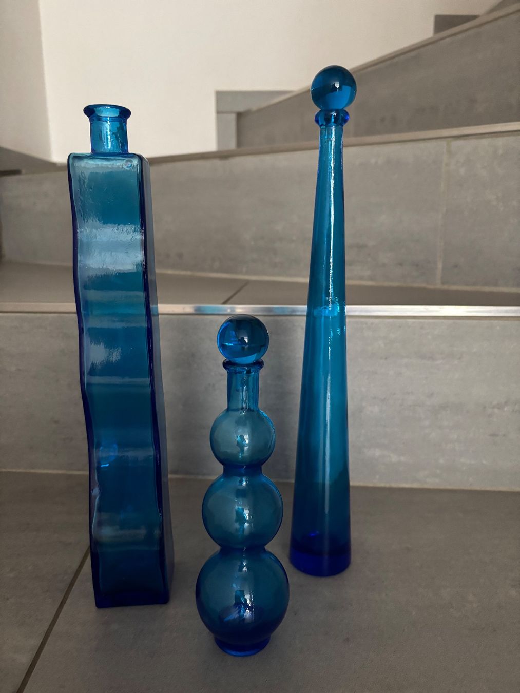 Vasi & Recipienti: 3 Stk. Deko Vasen blau – Usato da Kleinandelfingen venduto da Baba23
