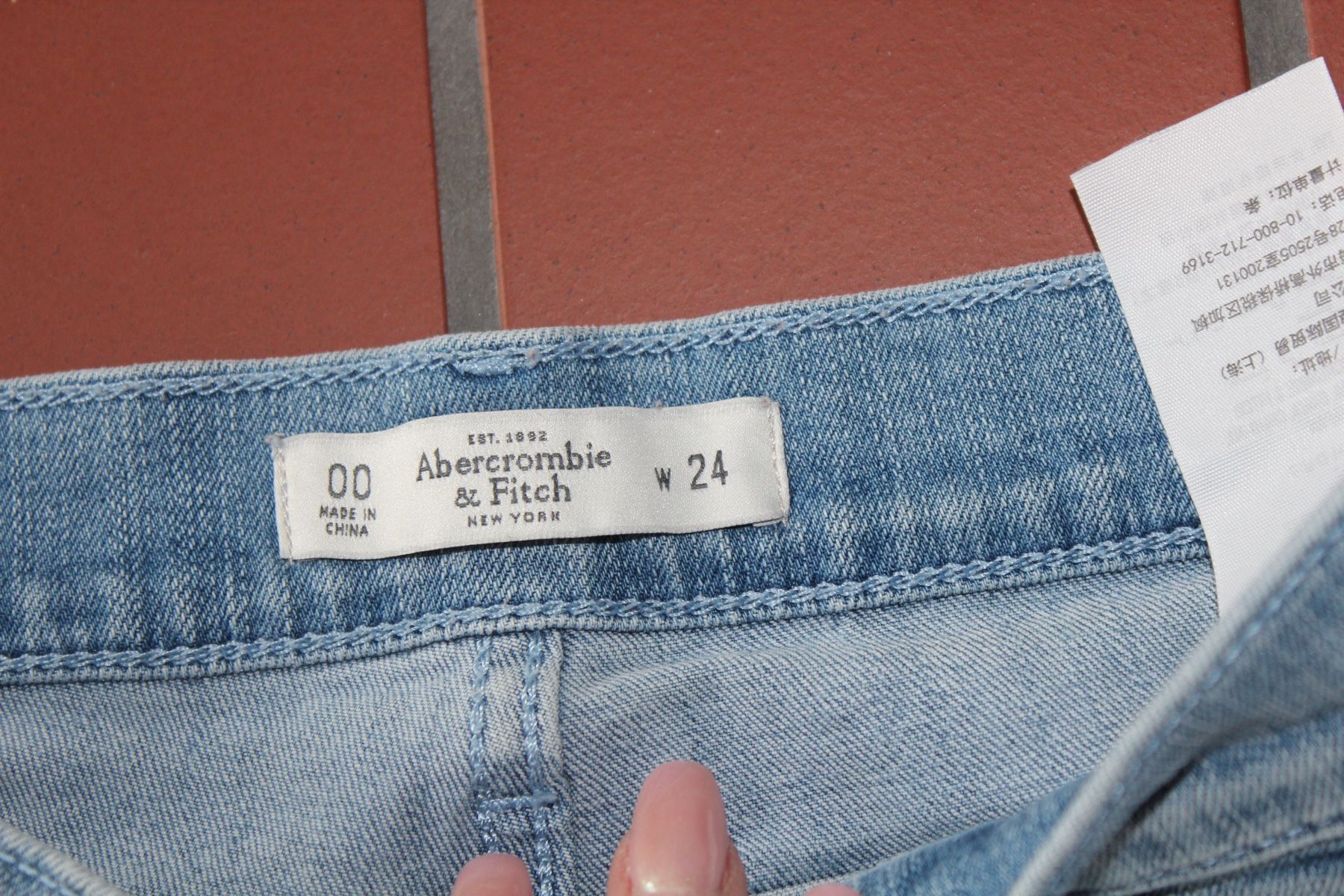 Abercrombie Pantaloni: Abercrombie&Fitch Hot Pants Gr.24 – Usato da Zürich venduto da JOD213 1