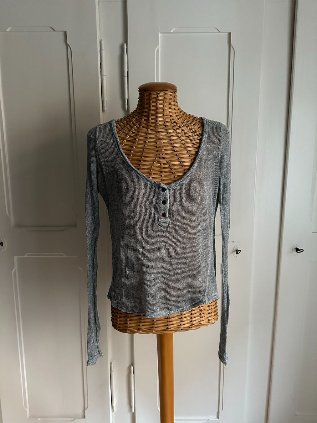 Brandy Melville Giacche: BRANDY MELVILLE - Strick Cardigan hellblau – Usato da Zürich venduto da Diazaio