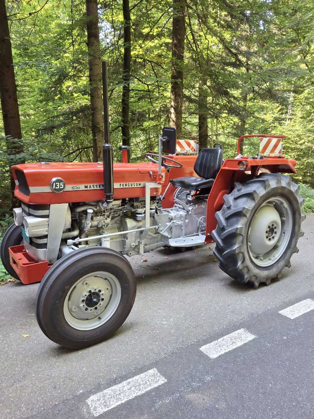 Massey Ferguson Trattori: Massey Ferguson 135 Doppelrad – Usato da Thun venduto da Sonnbre