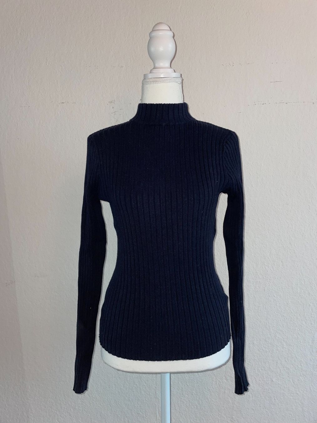 H&M Pullover & Sweatshirts: Edited Pullover – Gebraucht aus St. Gallen von look-twice