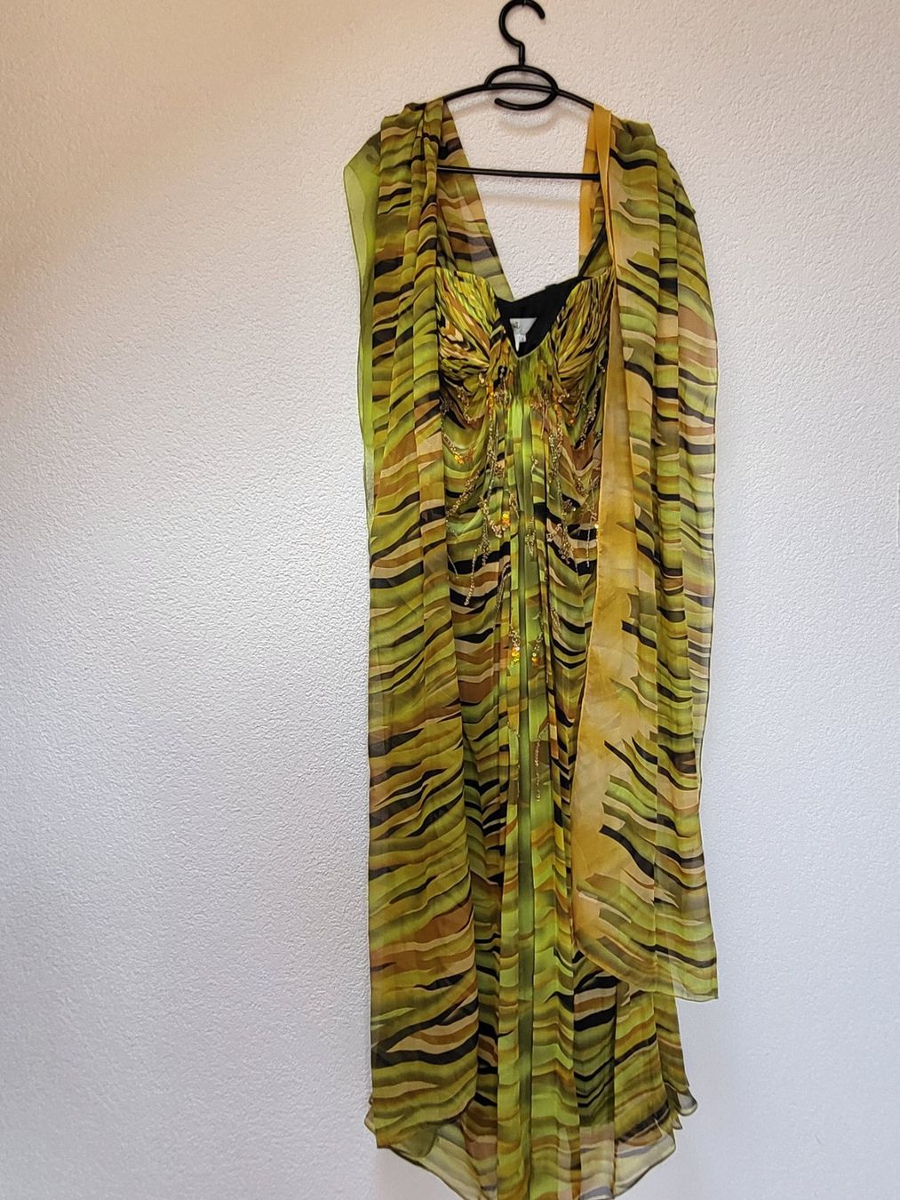 Robes: Abendkleid gemustert mit Schmucksteinen Grösse M, Neu – Neuf (Voir description) à Turbenthal par nel_6kwk