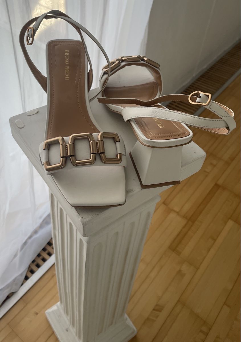 Scarpe da donna: Leder Sandalen – Usato da Bellmund venduto da bethybeni