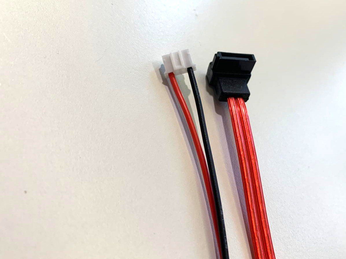 Cavi: SATA Strom -Datenkabel 5V - ca. 20 cm – Nuovo (secondo la descrizione) da Münchenstein venduto da Licontrol 3