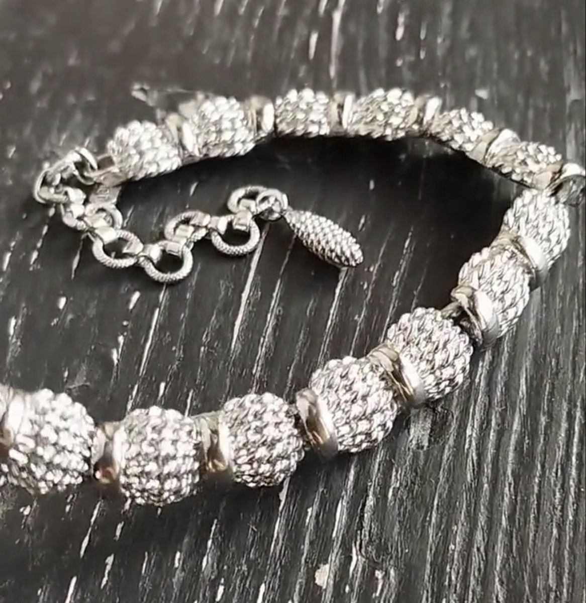 Catenine: Vintage Monet necklace in silver colour – Usato da Lucens venduto da metaD 1