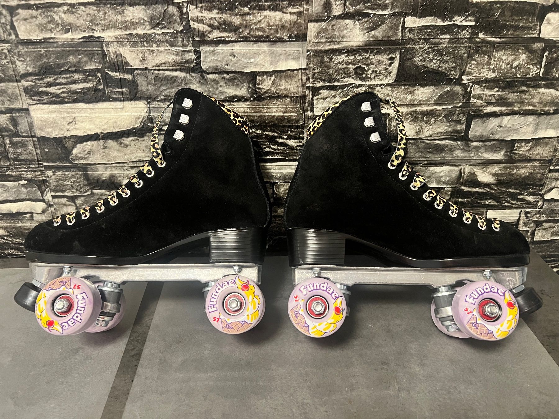 Pattini in linea & Pattini a rotelle: Rollschuhe Moxi -Panther- Gr. 38-39 Size 7 – Usato da Bern venduto da No1e 7
