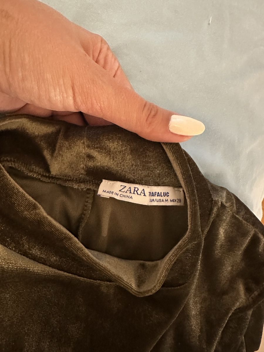 Zara Kleider: Zara Samtkleid, Grösse M, Olivgrün – Gebraucht aus Glattbrugg von reni_dbr 1