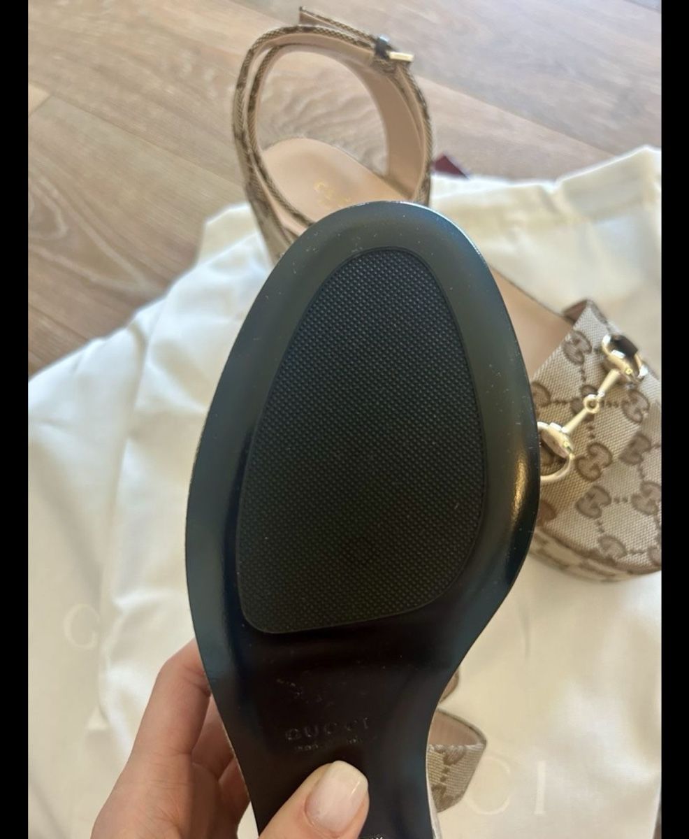 Gucci Chaussures femmes: Gucci canvas Sandale Gr.38 – Neuf avec emballage d'origine à Pfäffikon SZ par EMMA0111 5