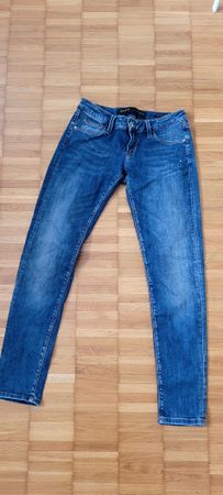 Guess Jeans, Skinny Ultra Low, Gr 26, Gebrauchsspuren ab 1.-