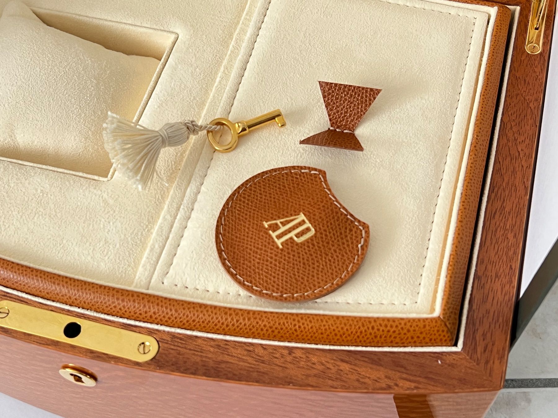 Audemars Piguet Orologi: Audemars Piguet Box – Usato da Bassecourt venduto da 59.00chf 2