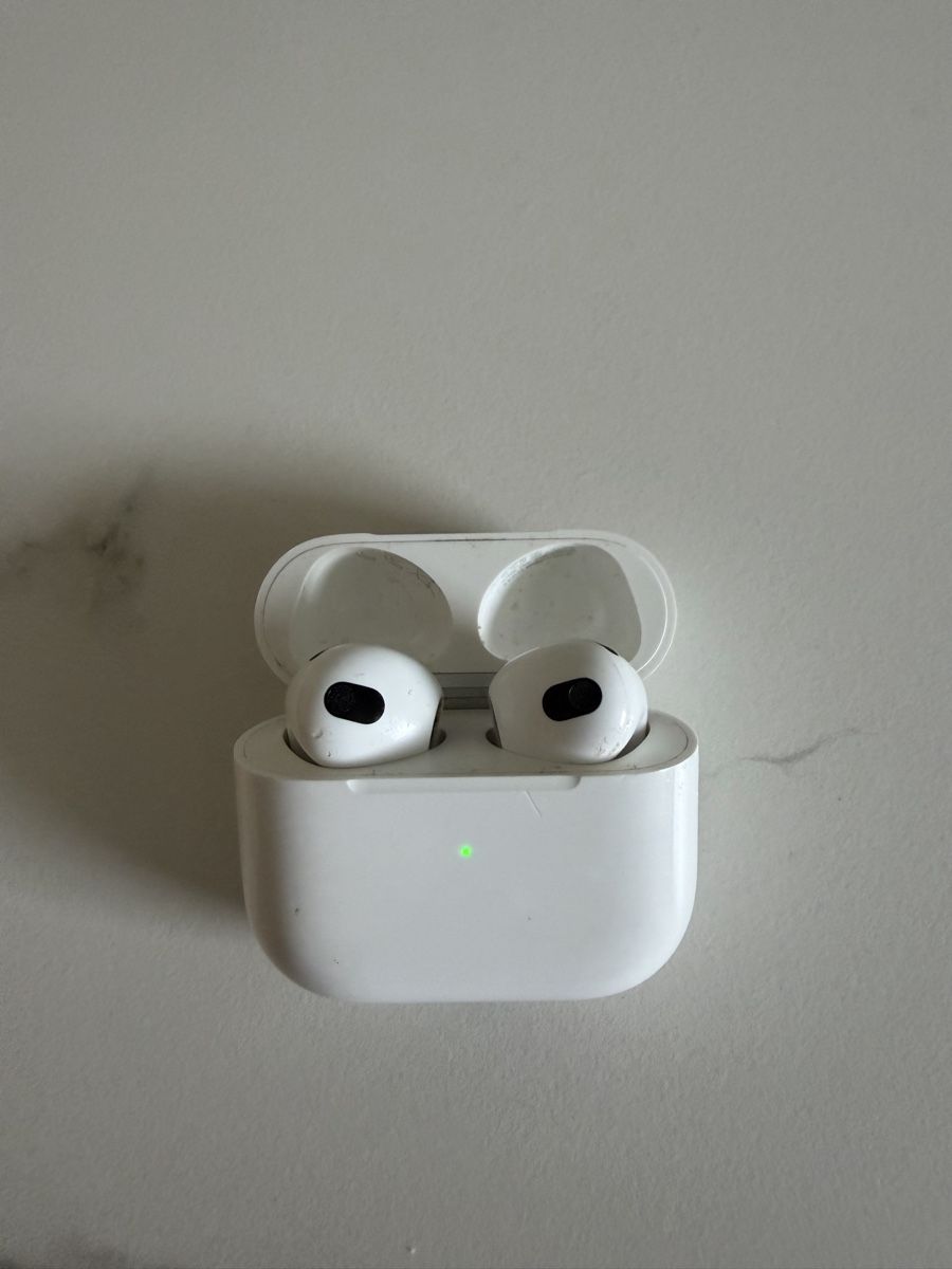 Apple Cuffie: Apple Airpods Pro (2nd Generation) – Usato da Flaach venduto da med_rr6l 1