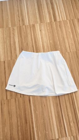 White Tennis Skirt - Size XS - Sporty and Chic!