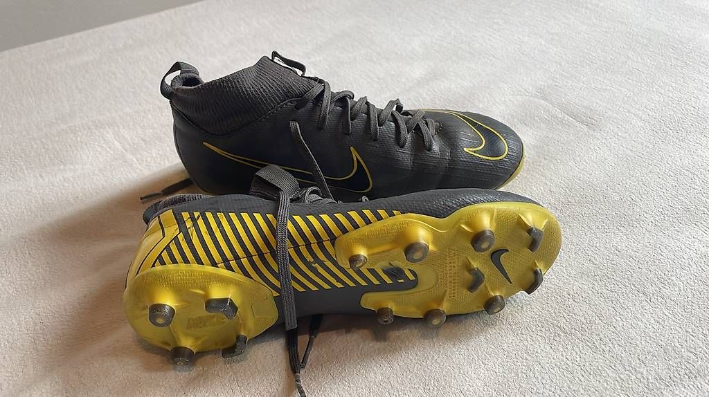 Scarpe da uomo: Fussballschuhe Nike – Usato da Lenk im Simmental venduto da antoniawanda 1
