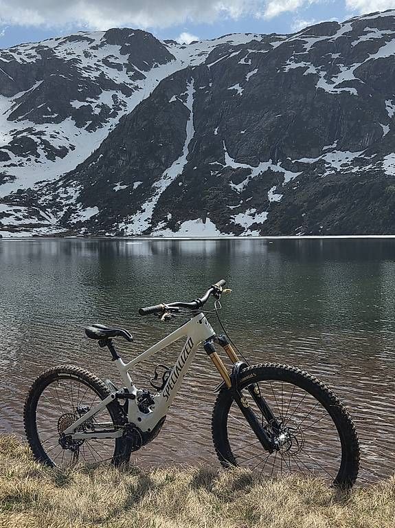 Specialized Biciclette: Specialized Kenevo mit Trickstuff Bremsen – Usato da Zizers venduto da Vehmersalmi