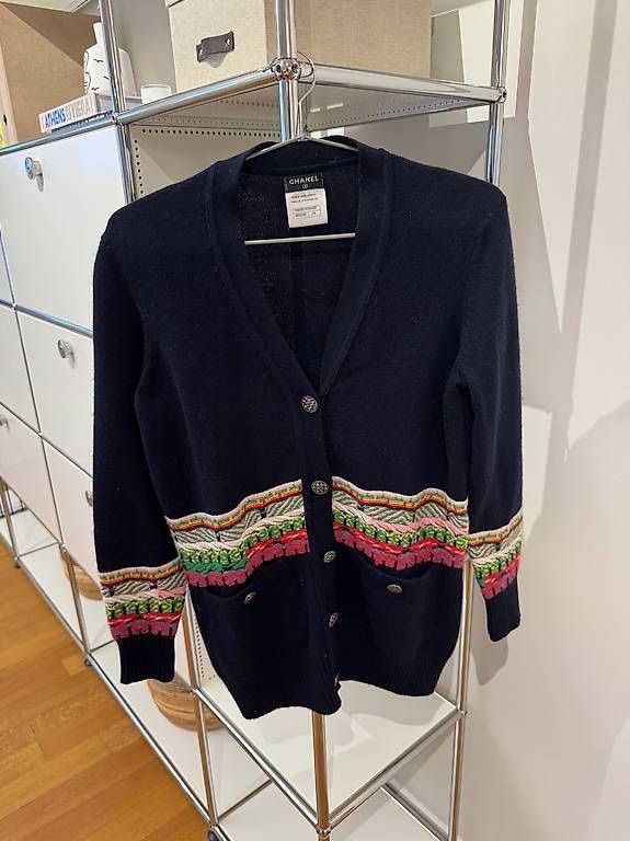 Chanel Jacken: CHANEL CARDIGAN NAVY KASCHMIR – Neu (gemäss Beschreibung) aus Schwyz von bofb 3