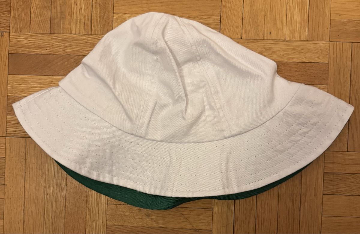 Copricapi, berretti & cappellini: Bob Réversible Vert/Blanc, Chapeau d'été, Taille unique – Usato da Lausanne venduto da Dri_Shop