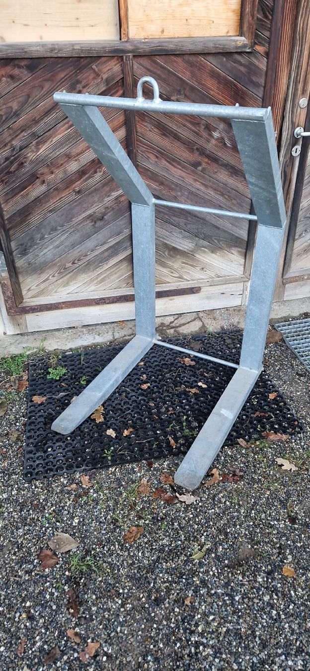 Gru: fourche à palette pour grue/ kran Palettgabel – Usato da St. Ursen venduto da cpi23 2