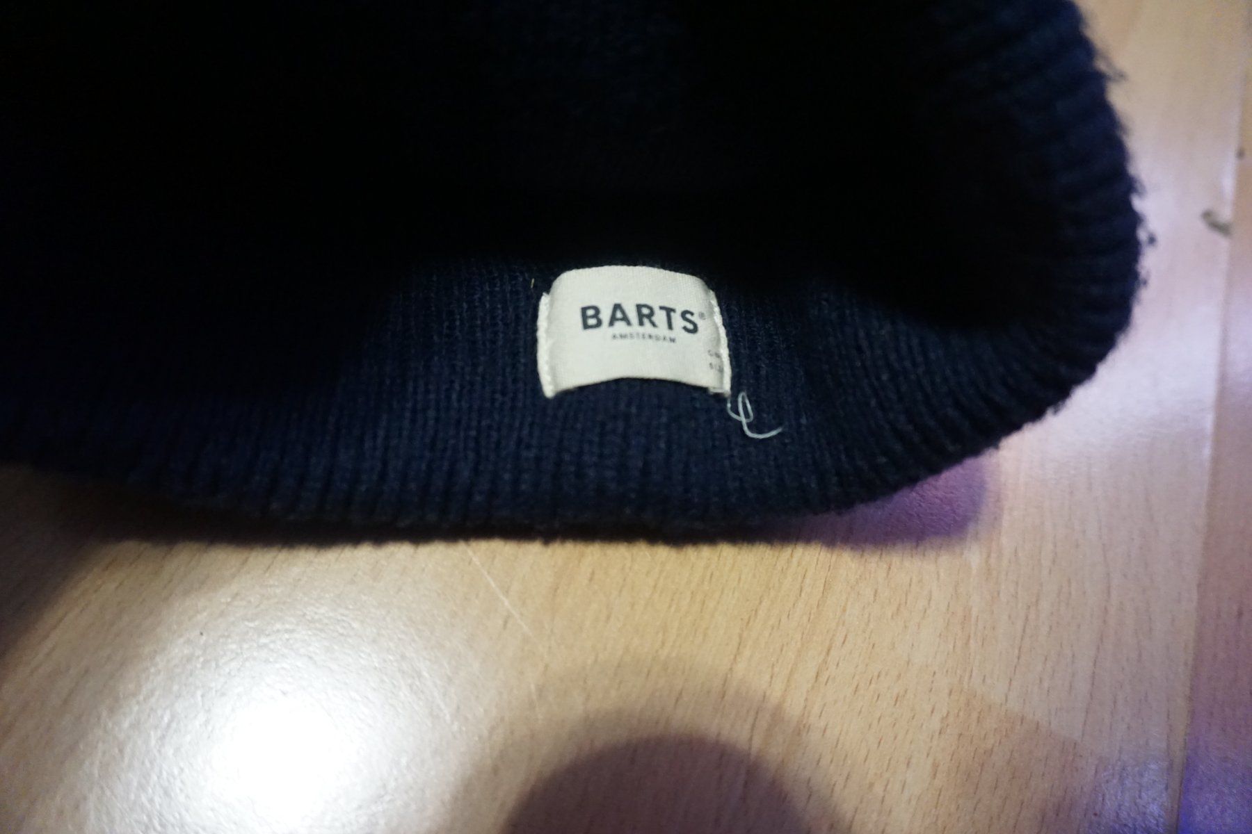 Copricapi, berretti & cappellini: Wintermütze von Barts, Dunkelblau – Usato da Zürich venduto da einalemjena 2