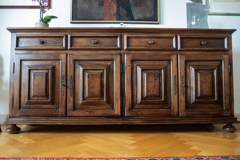 Englisches Tudor-Vintage Sideboard 1