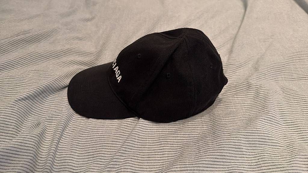 Hüte, Mützen & Caps: Original Balenciaga Cap – Gebraucht aus braunau von DinaSina 1